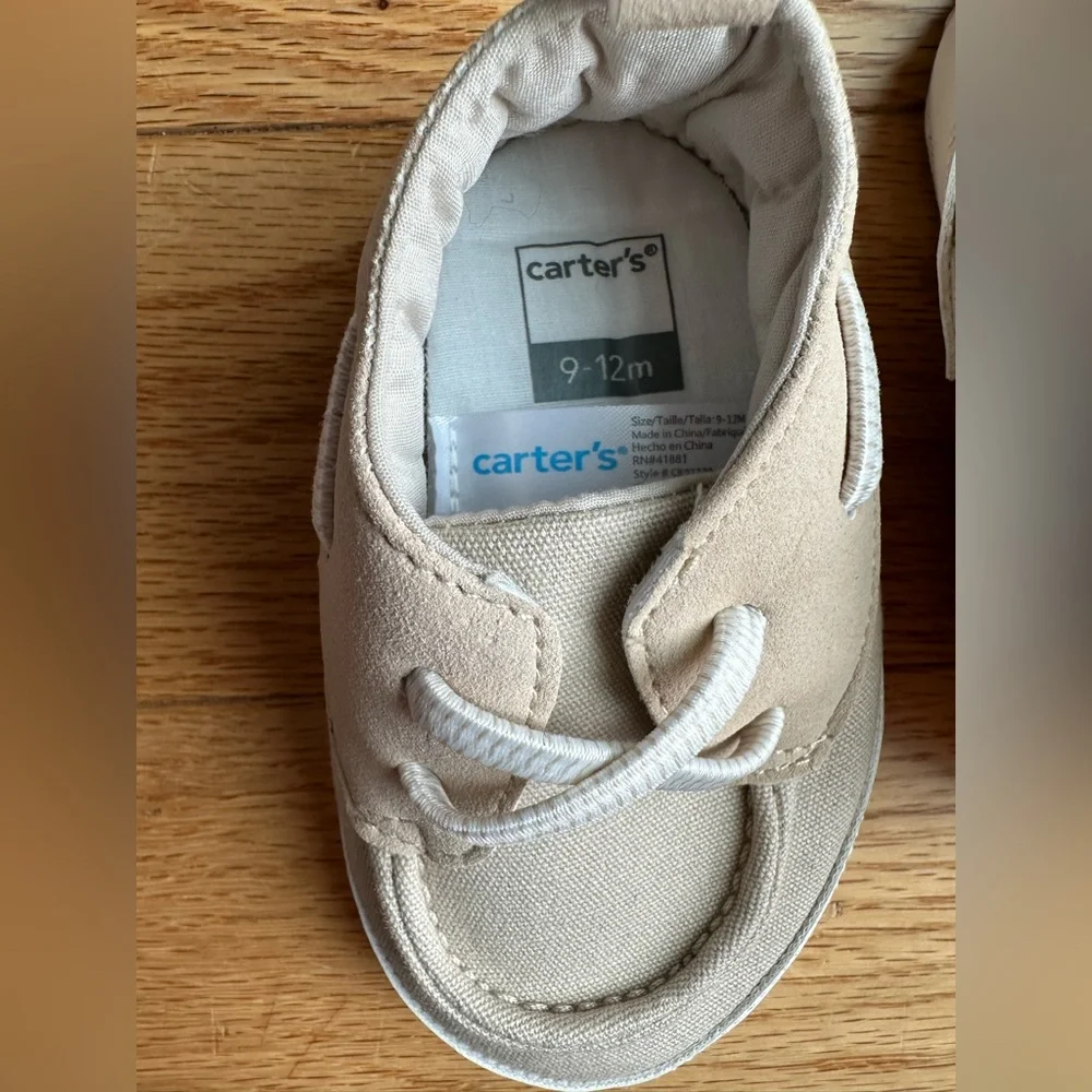 Carter’s Baby Boat Shoes 9-12 months - never worn!!